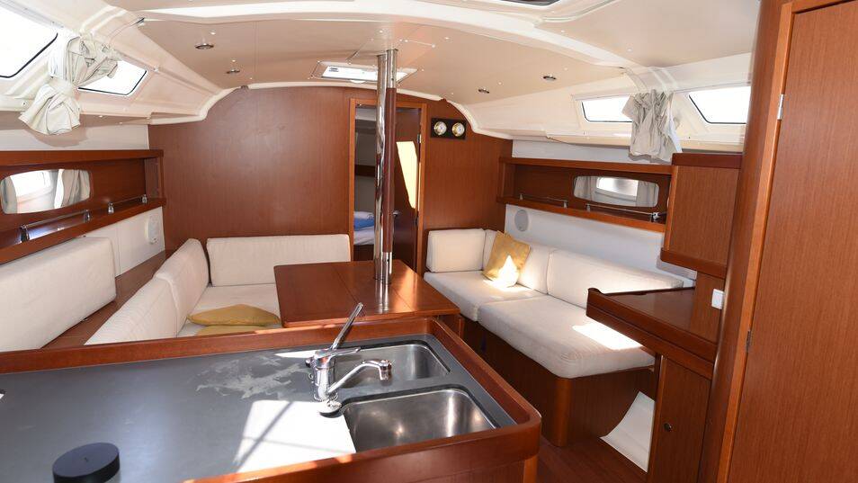 Oceanis 37 Galene
