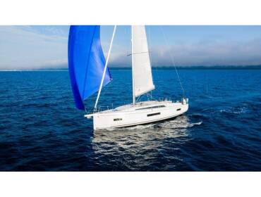 Oceanis 37.1 • Aquarius