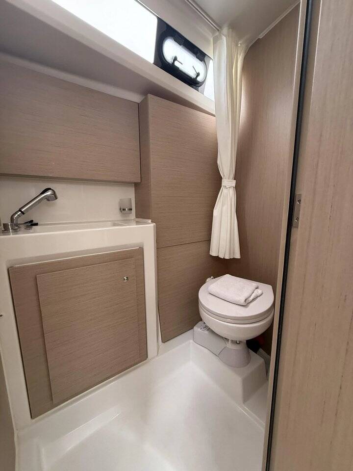 Oceanis 37.1 Karyatis