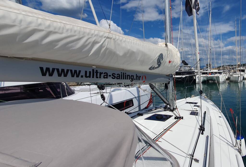 Oceanis 37.1 BREEZE