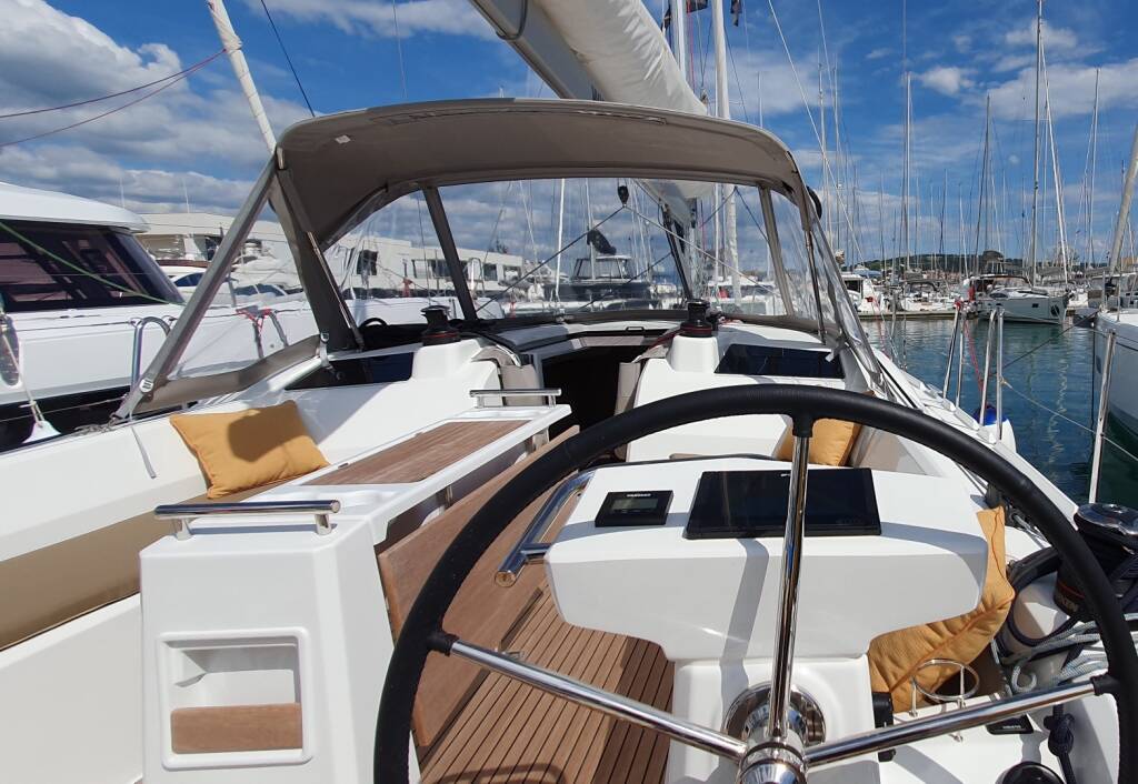 Oceanis 37.1 BREEZE
