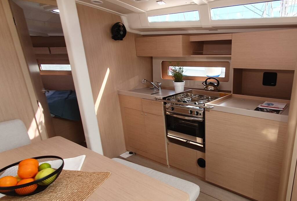 Oceanis 37.1 BREEZE