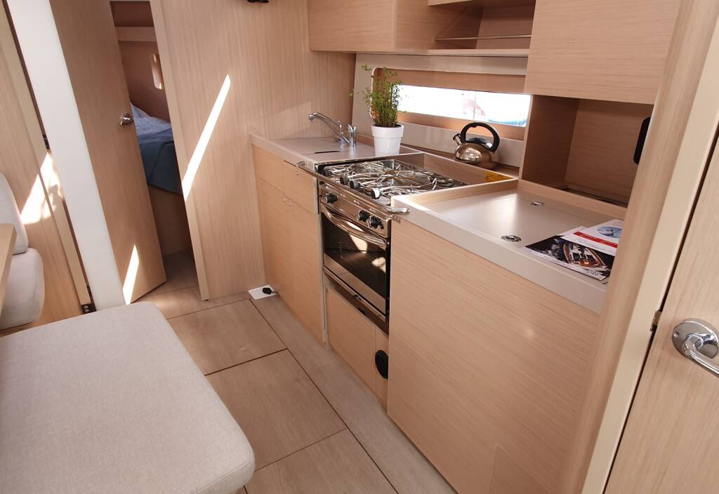 Oceanis 37.1 BREEZE