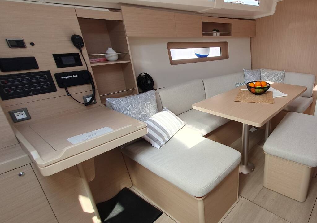 Oceanis 37.1 BREEZE