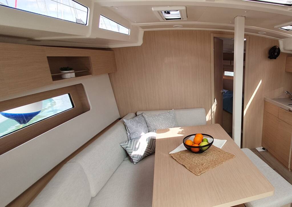 Oceanis 37.1 BREEZE