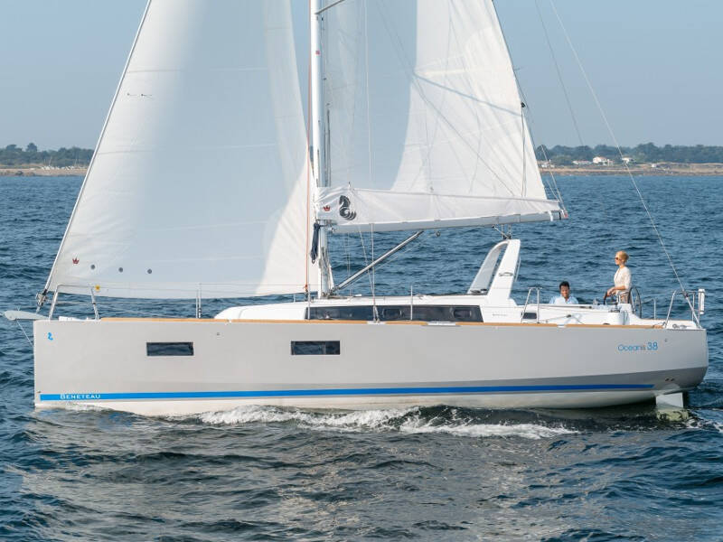 Oceanis 38 • MÁXIMO