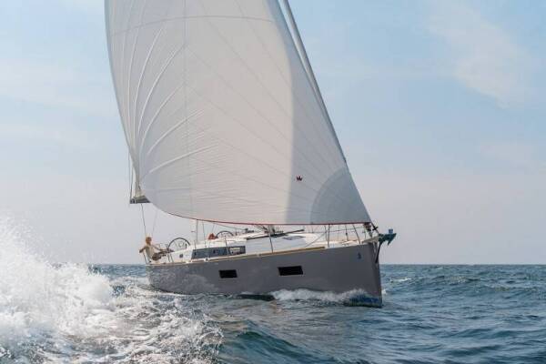 Oceanis 38 • Caroline