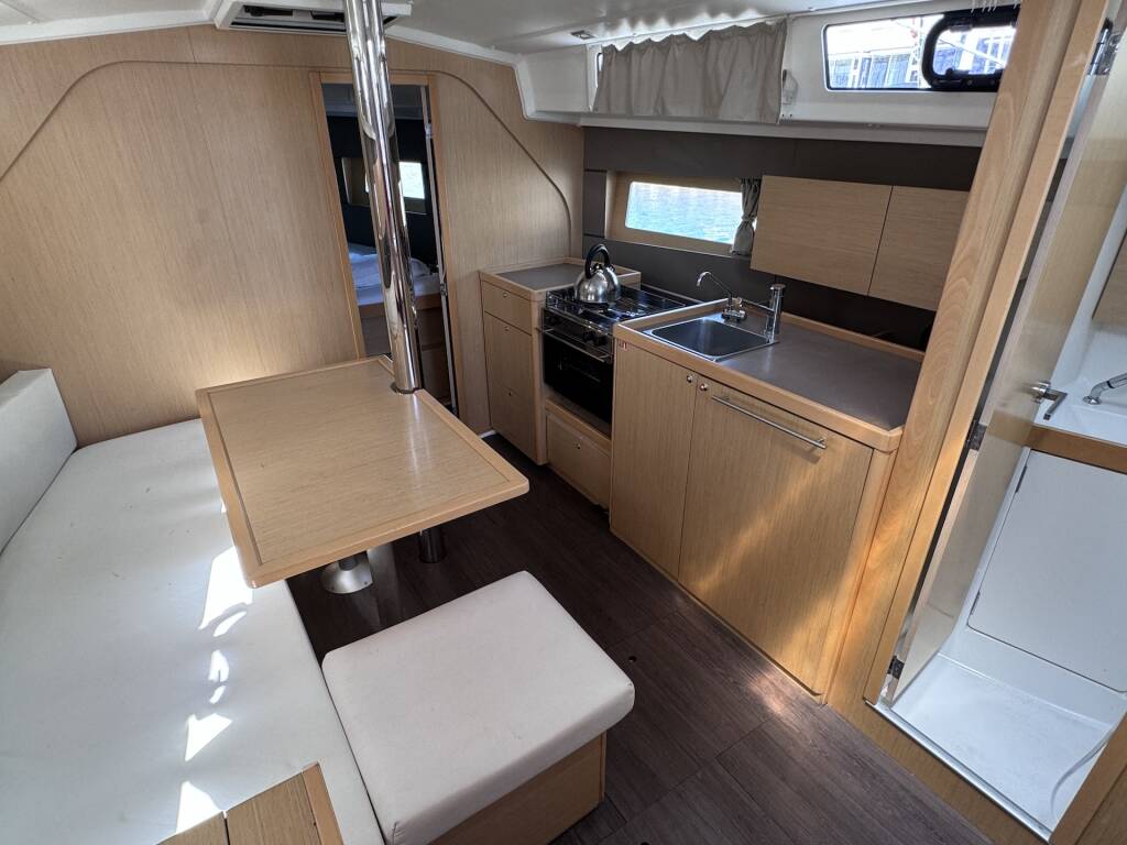 Oceanis 38 Felina