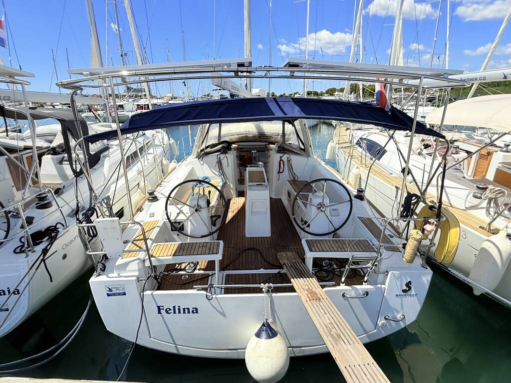 Oceanis 38 Felina