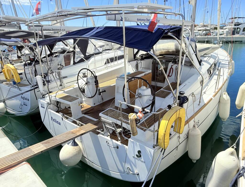 Oceanis 38 Felina
