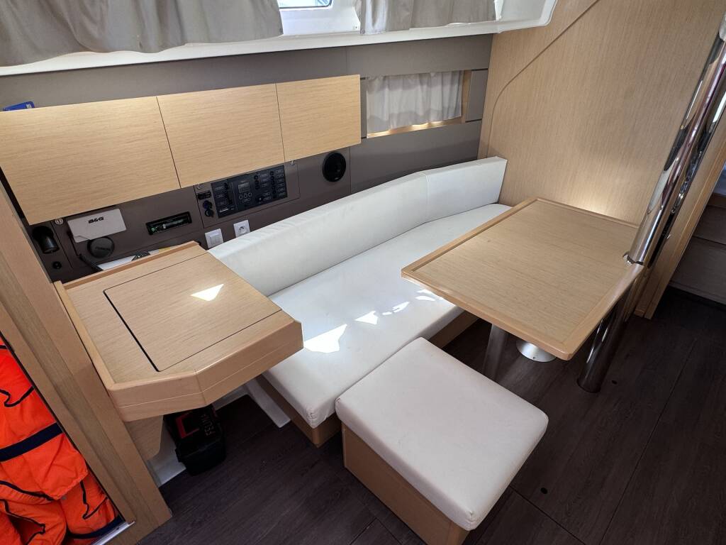 Oceanis 38 Felina