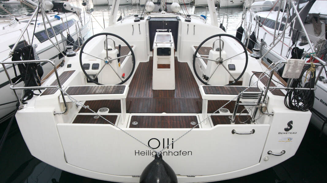 Oceanis 38 • Olli