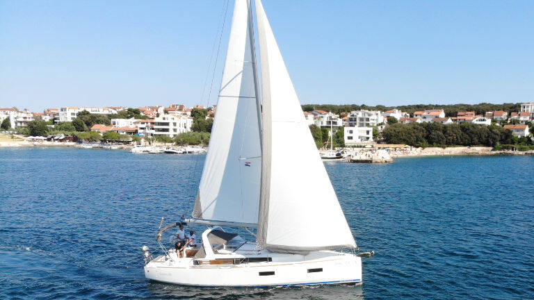 Oceanis 38 Olli