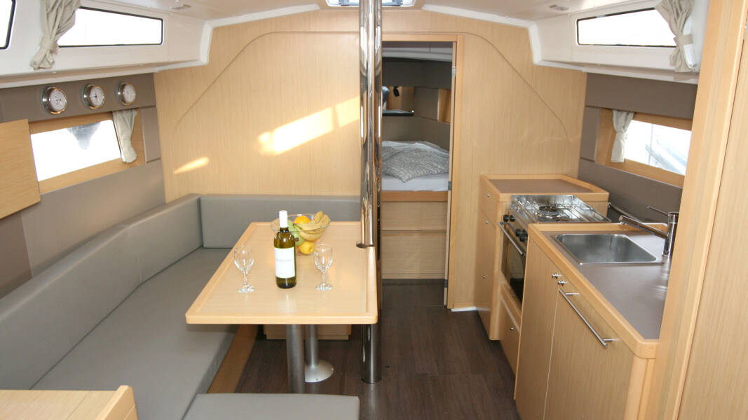 Oceanis 38 Olli