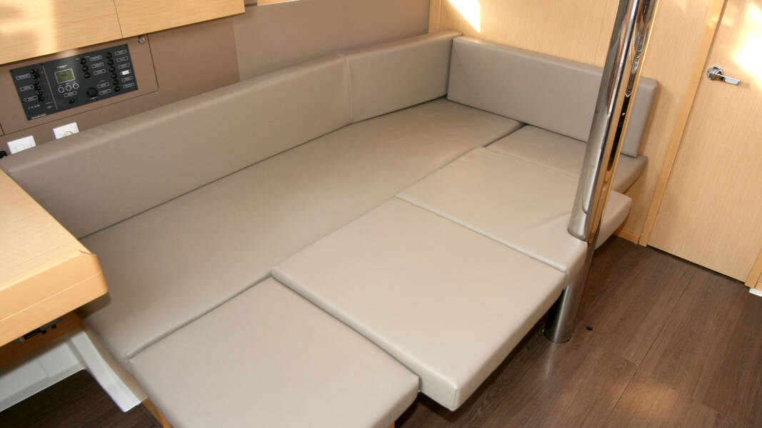 Oceanis 38 Olli