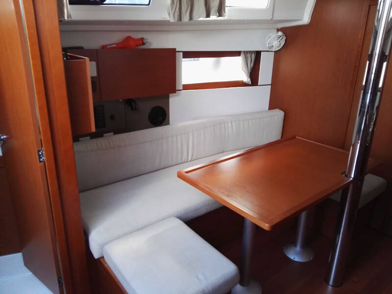 Oceanis 38.1 Dani