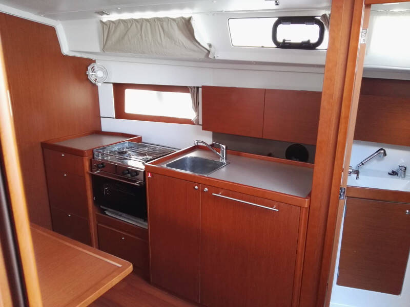 Oceanis 38.1 Dani