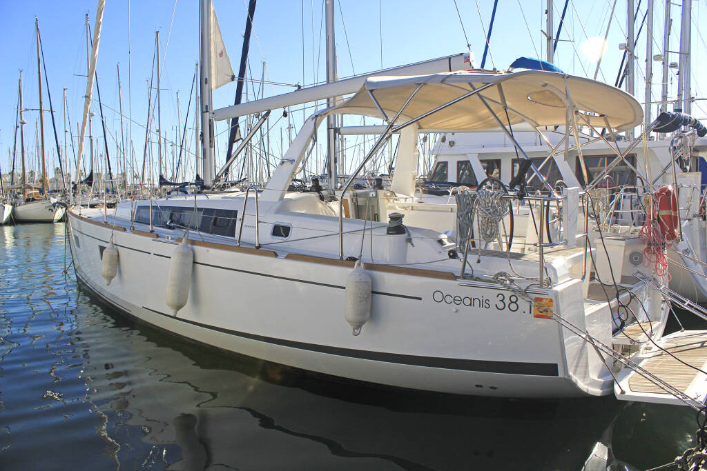 Oceanis 38.1 TRICICLE