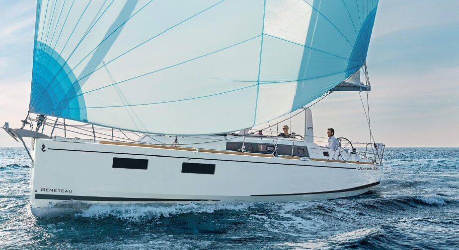 Oceanis 38.1 • Follia