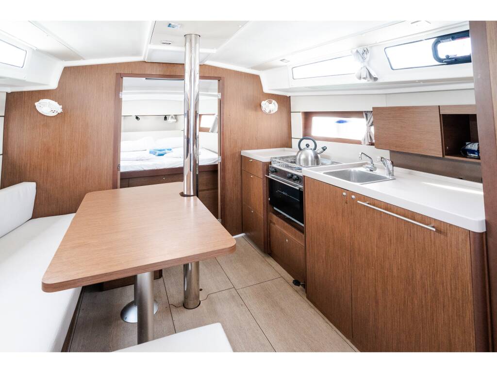 Oceanis 38.1 Meli - Comfort line