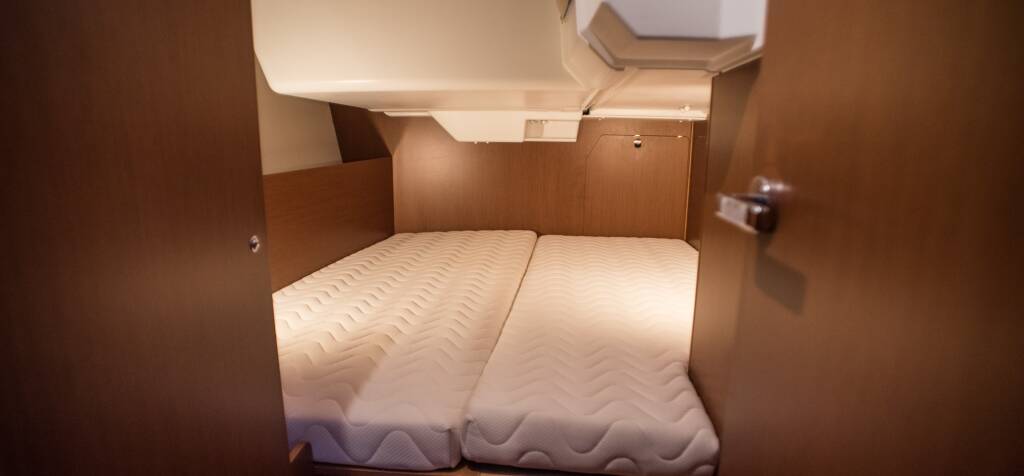 Oceanis 38.1 SIRINA "Sails 2025"