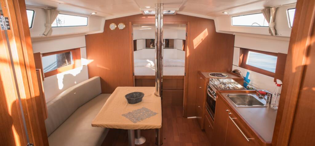 Oceanis 38.1 SIRINA "Sails 2025"