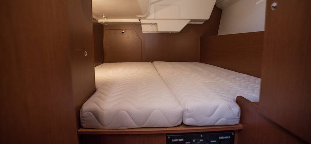 Oceanis 38.1 SIRINA "Sails 2025"