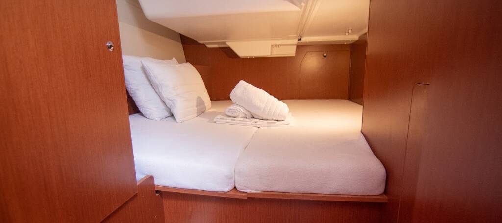 Oceanis 38.1 MARISA "Sails 2025"