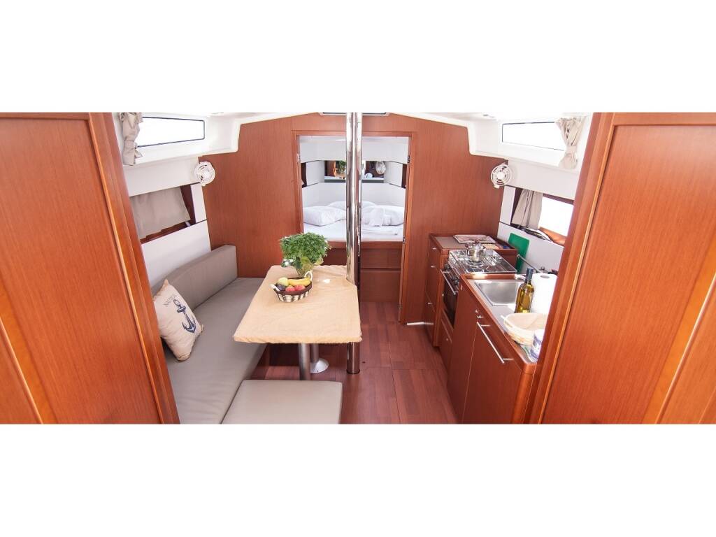Oceanis 38.1 MARISA "Sails 2025"
