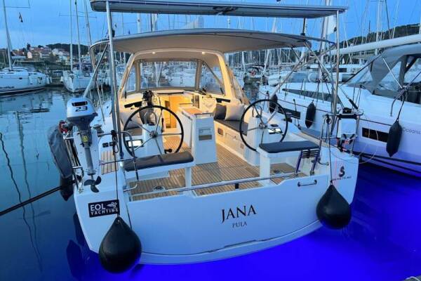 Oceanis 38.1 Jana