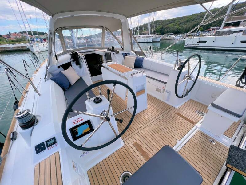 Oceanis 38.1 Jana