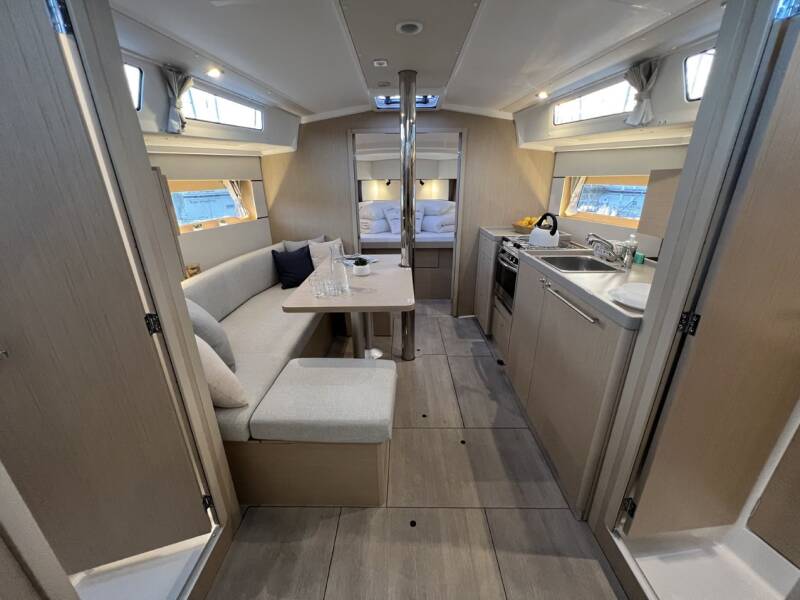 Oceanis 38.1 Jana