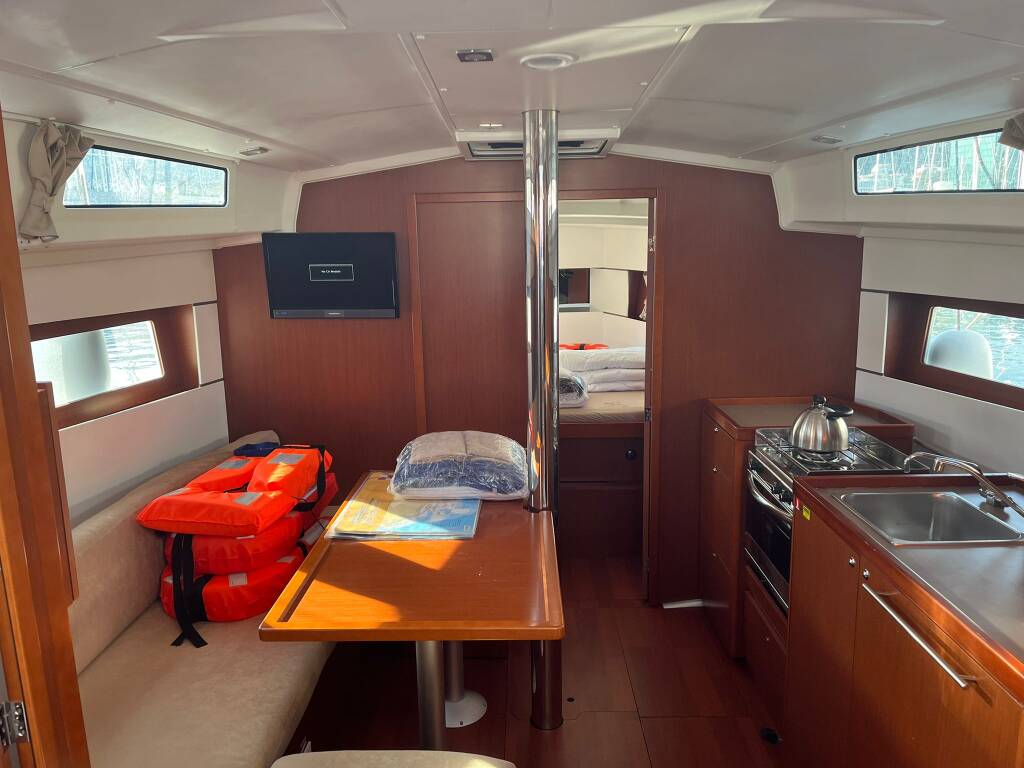 Oceanis 38.1 SAILOR MERCURY