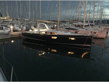 Oceanis 38.1 • Baby Dory