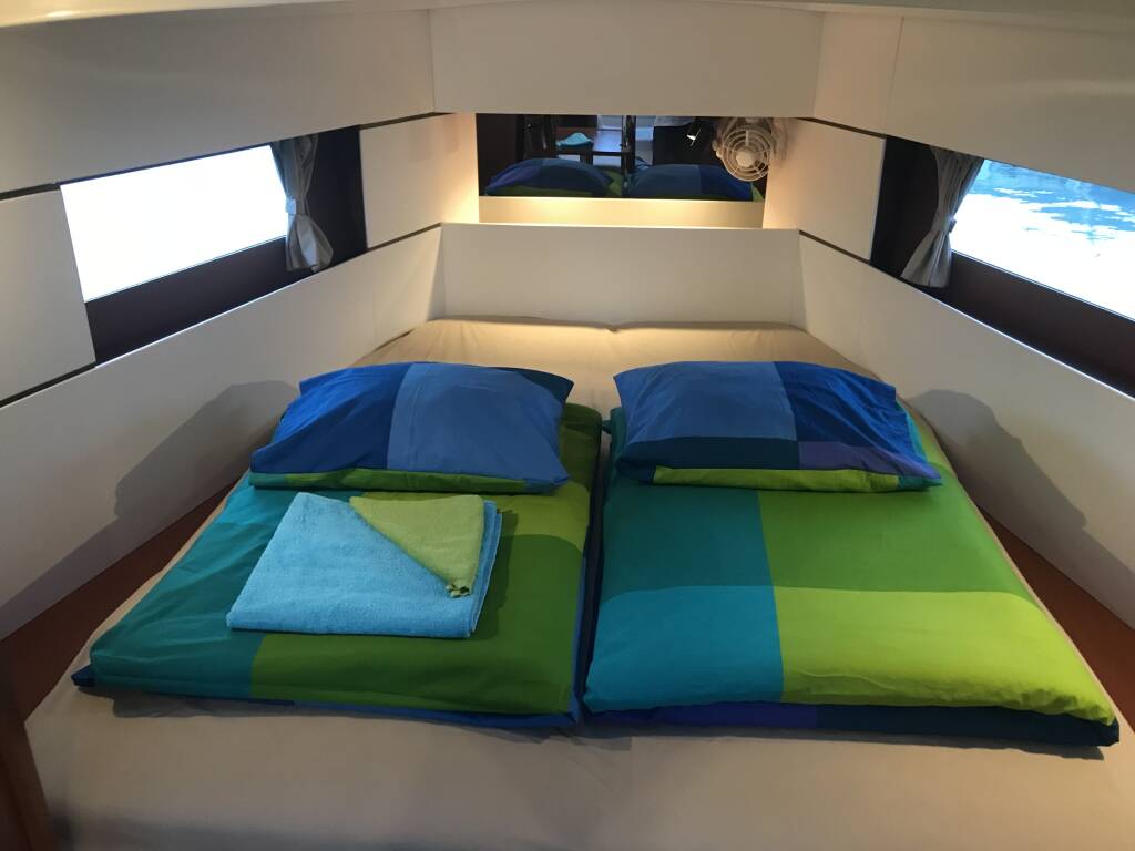 Oceanis 38.1 Baby Dory