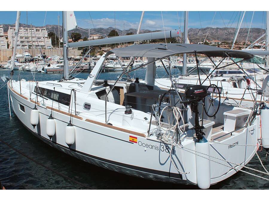 Oceanis 38.1 • FREEDOM