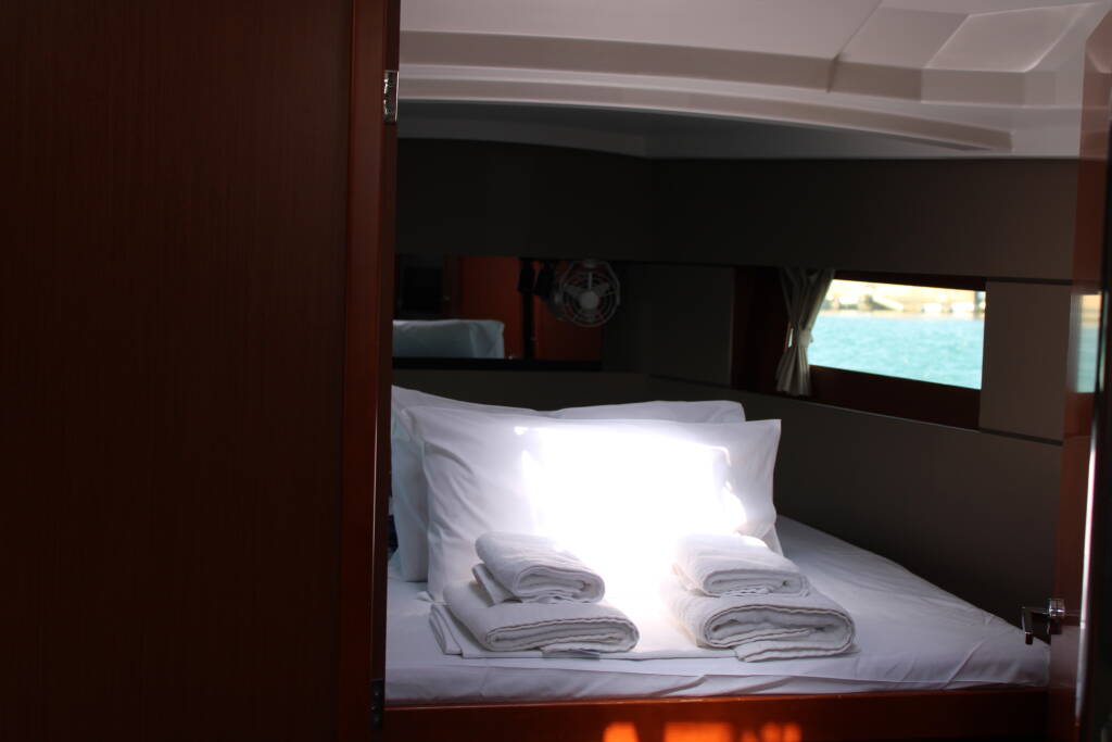 Oceanis 38.1 Zeus