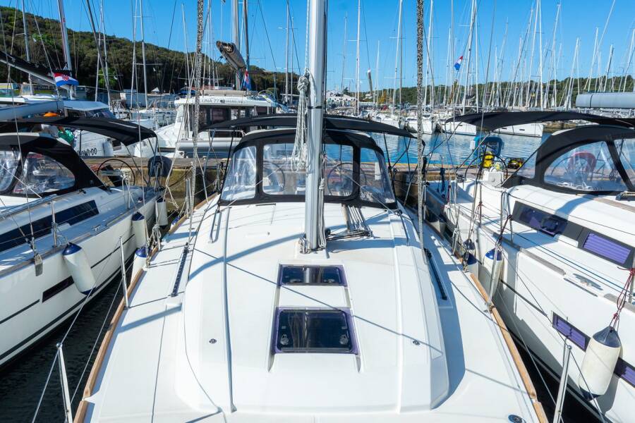 Oceanis 38.1 Hydra