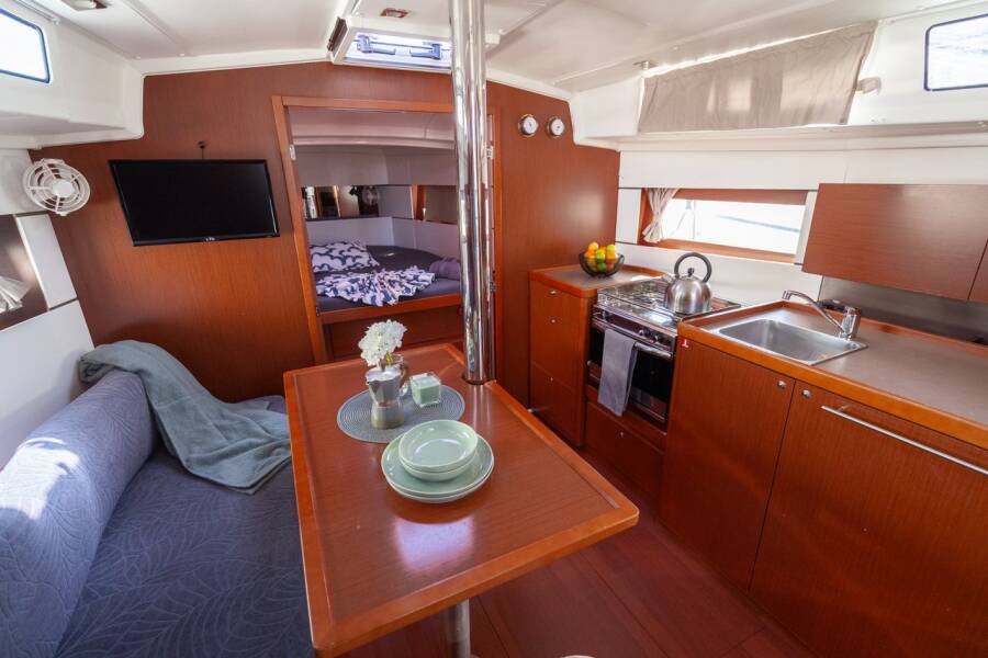 Oceanis 38.1 Hydra