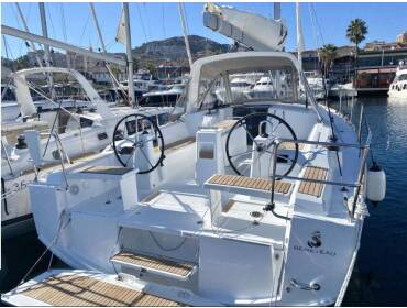 Oceanis 38.1 • Maximus