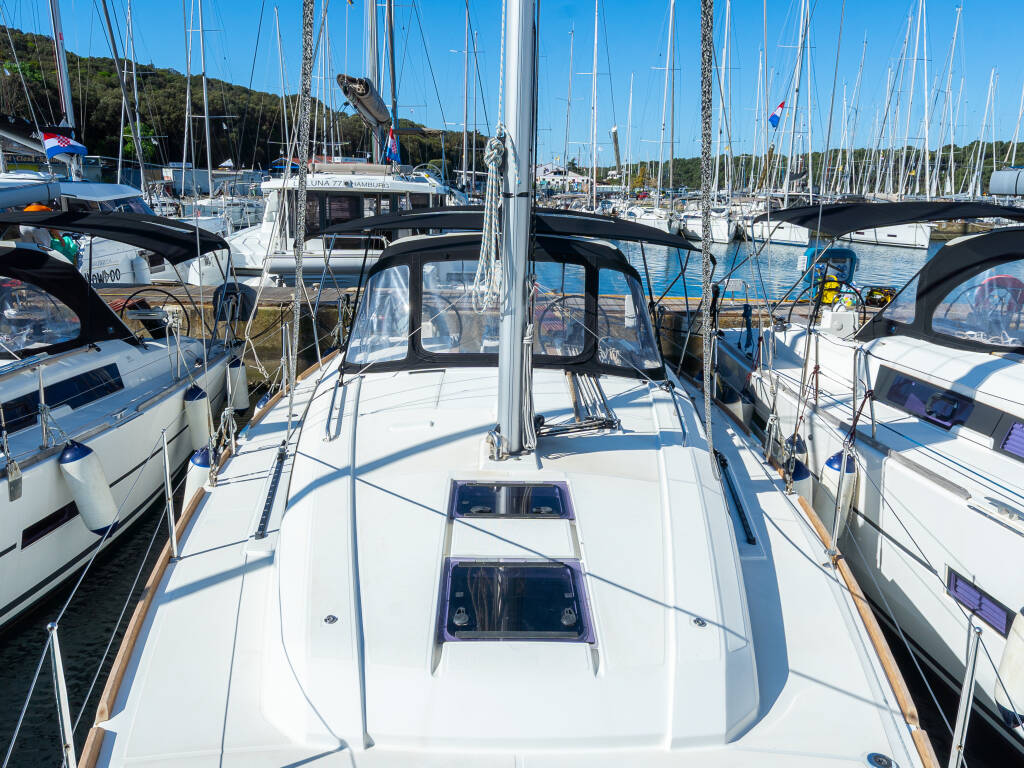 Oceanis 38.1 Hydra