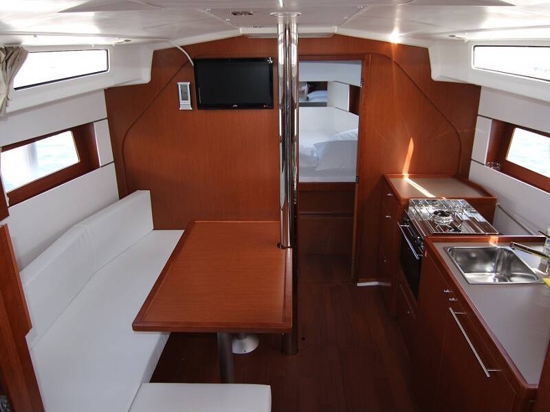 Oceanis 38.1 Era - Standard line