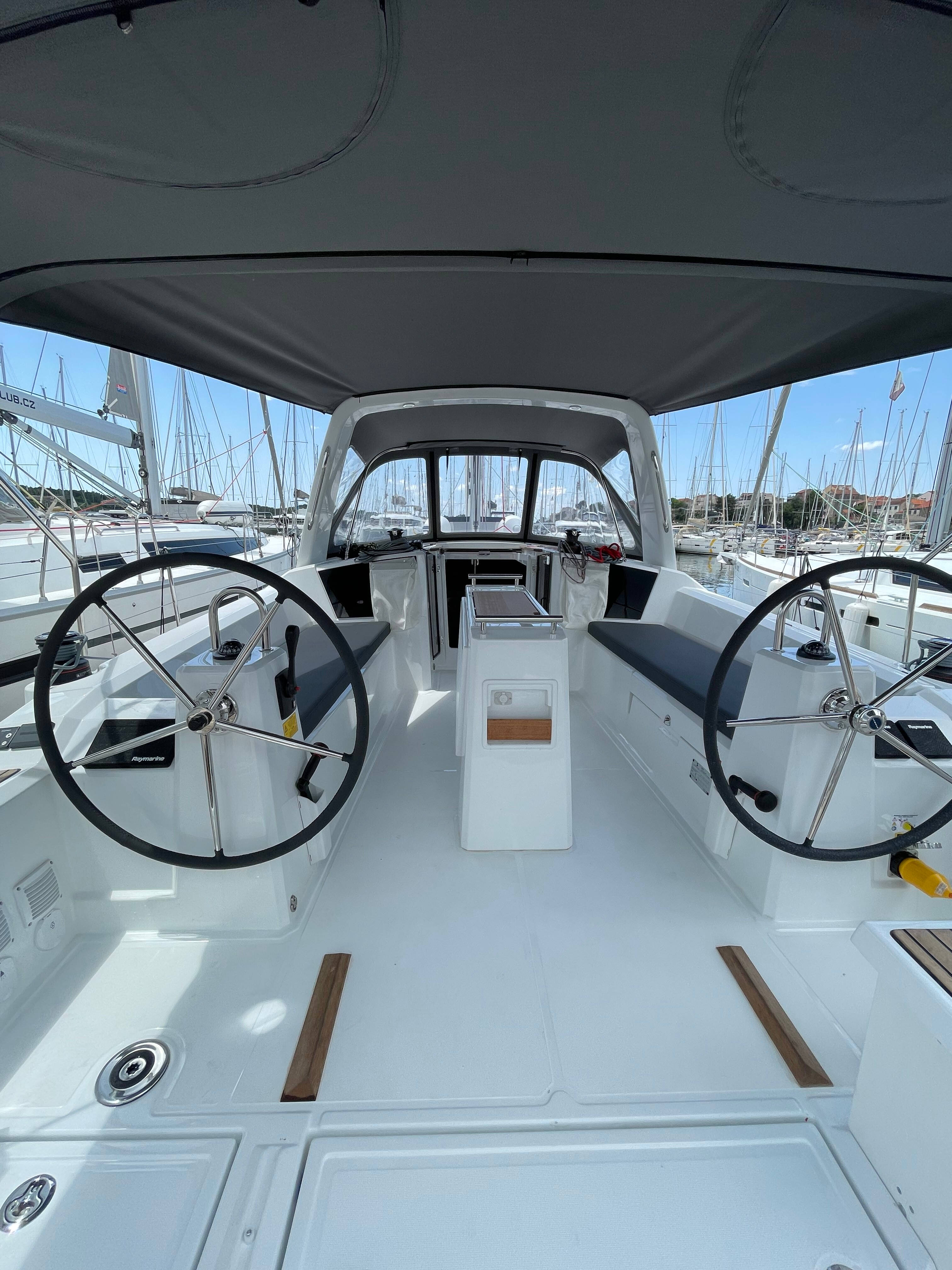 Oceanis 38.1 Cocco