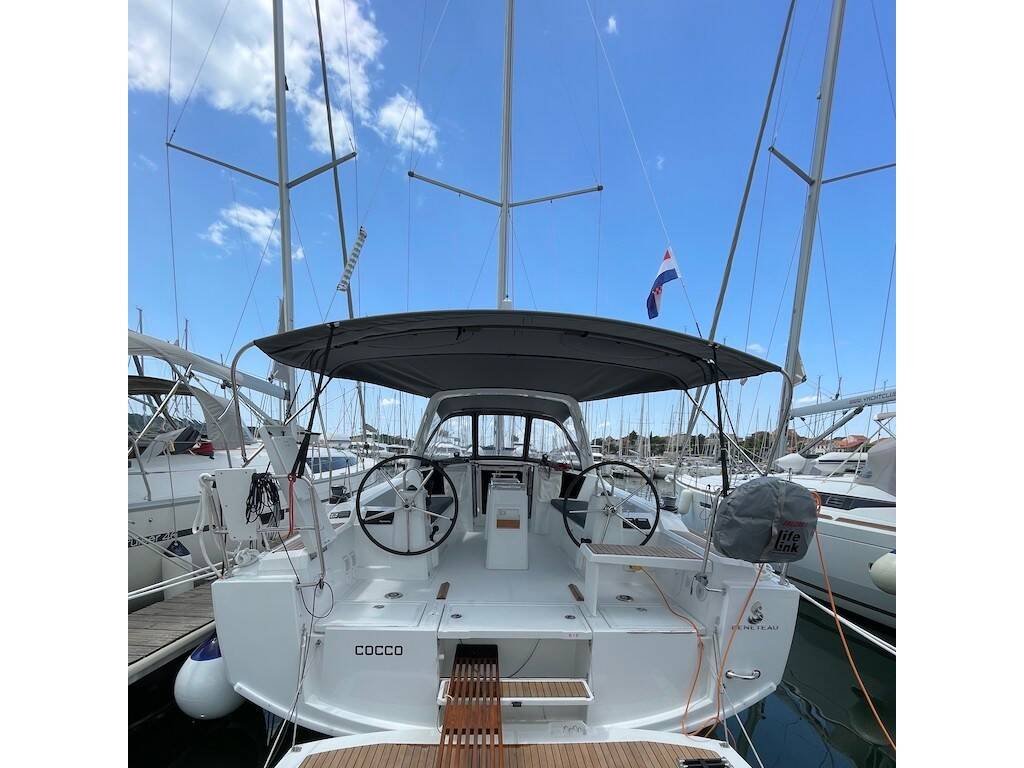 Oceanis 38.1 • Cocco