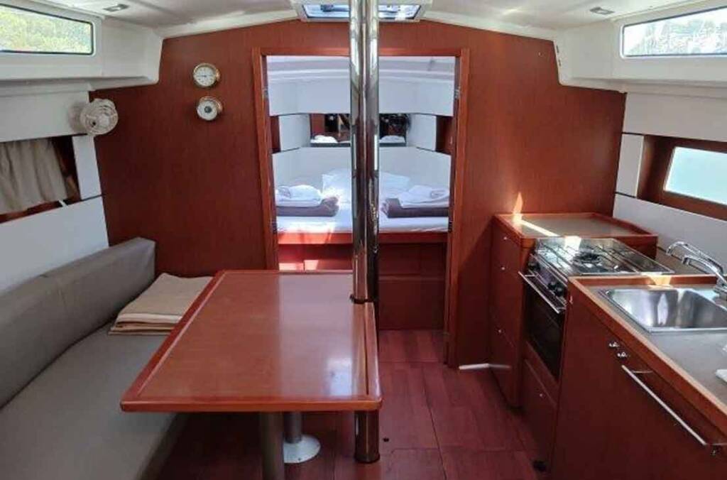 Oceanis 38.1 