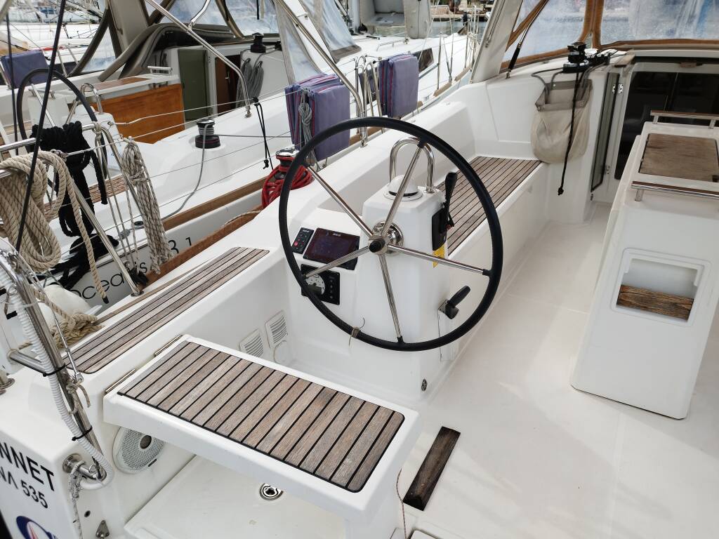 Oceanis 38.1 