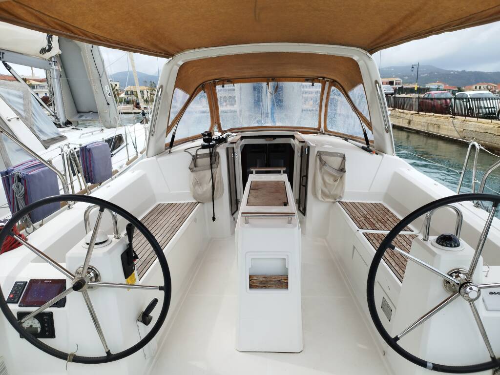 Oceanis 38.1 