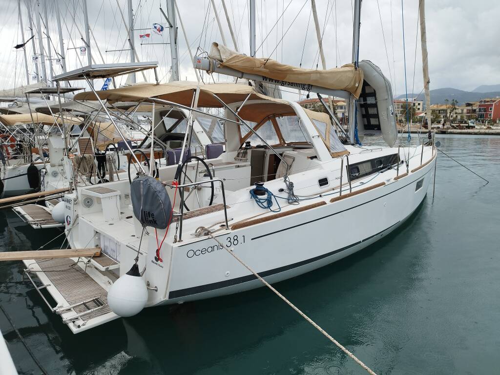 Oceanis 38.1 