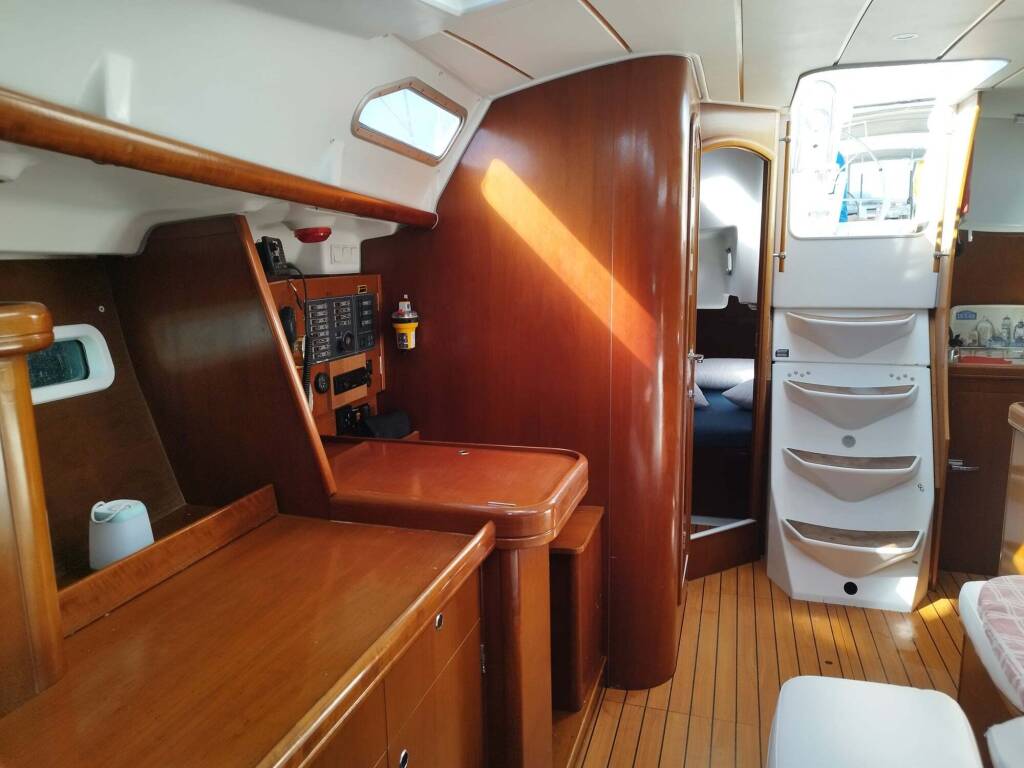 Oceanis 393 Clipper ATHINA Sails