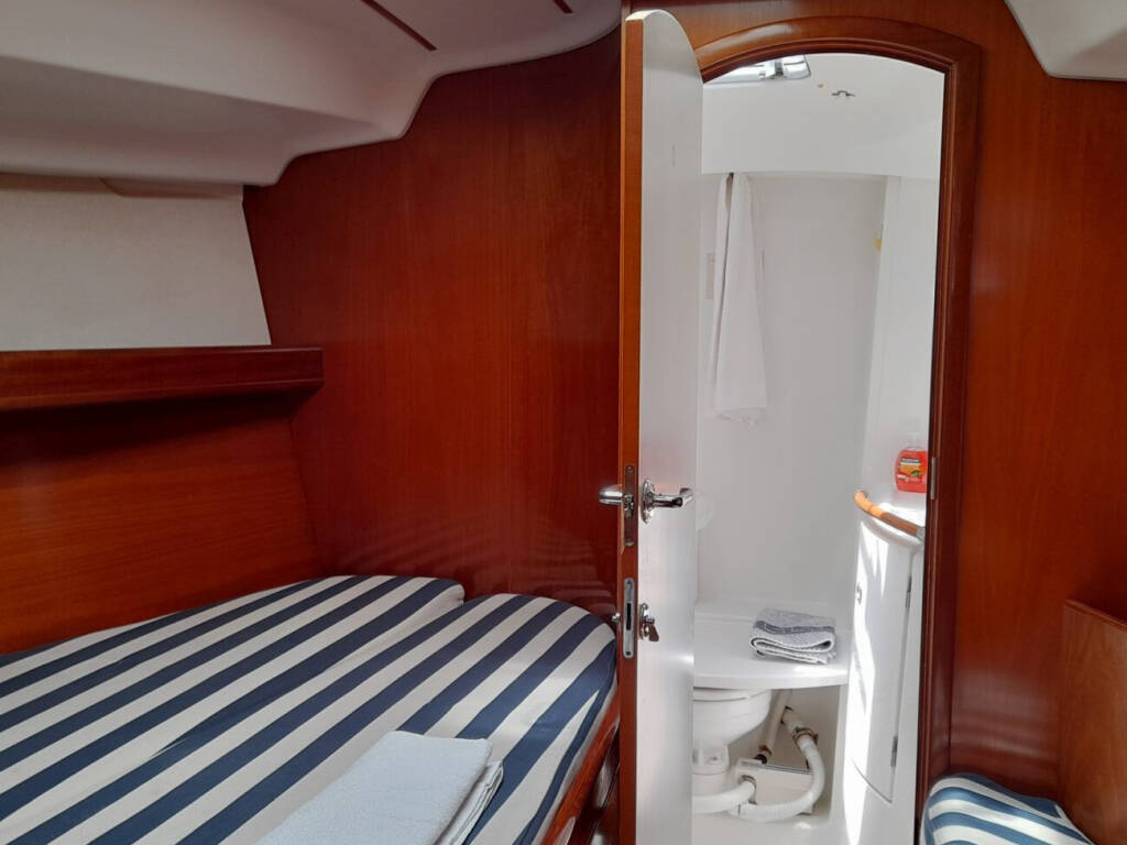Oceanis 393 FIJI